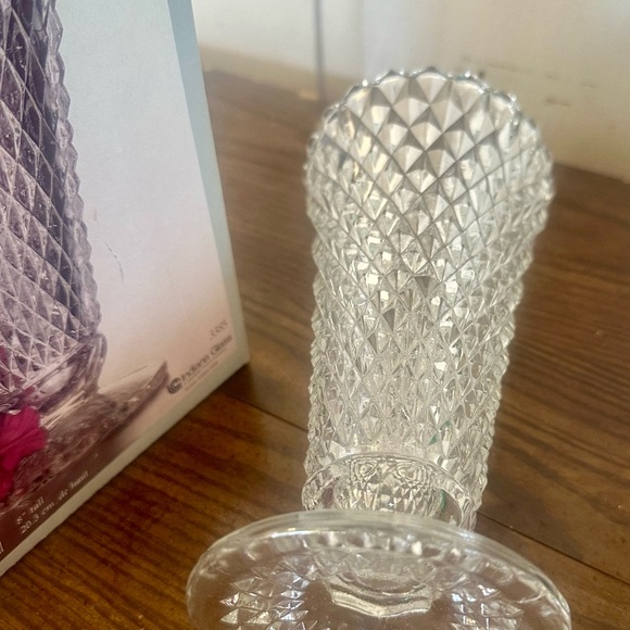 Indiana Glass Diamond Point Vase 8” Crystal Clear Pressed Glass w/ Original Box - Picture 8 of 9